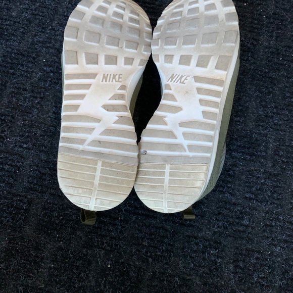 Nike sneakers - Picture 3 of 4